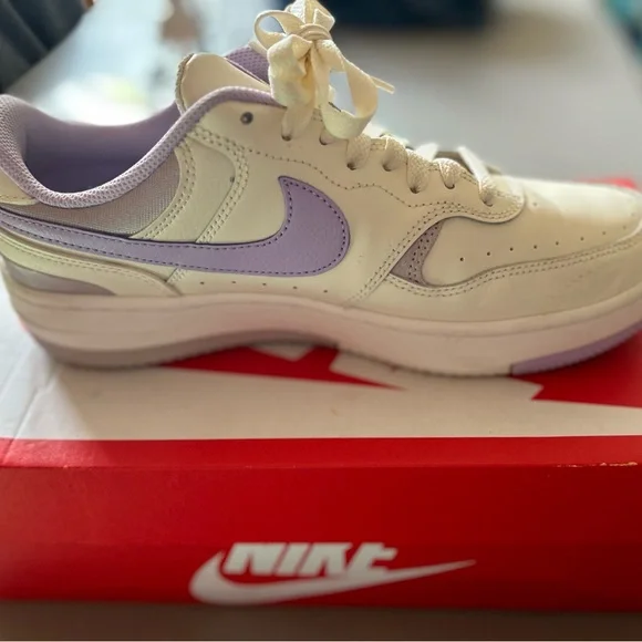 Nike sneakers - Picture 4 of 4